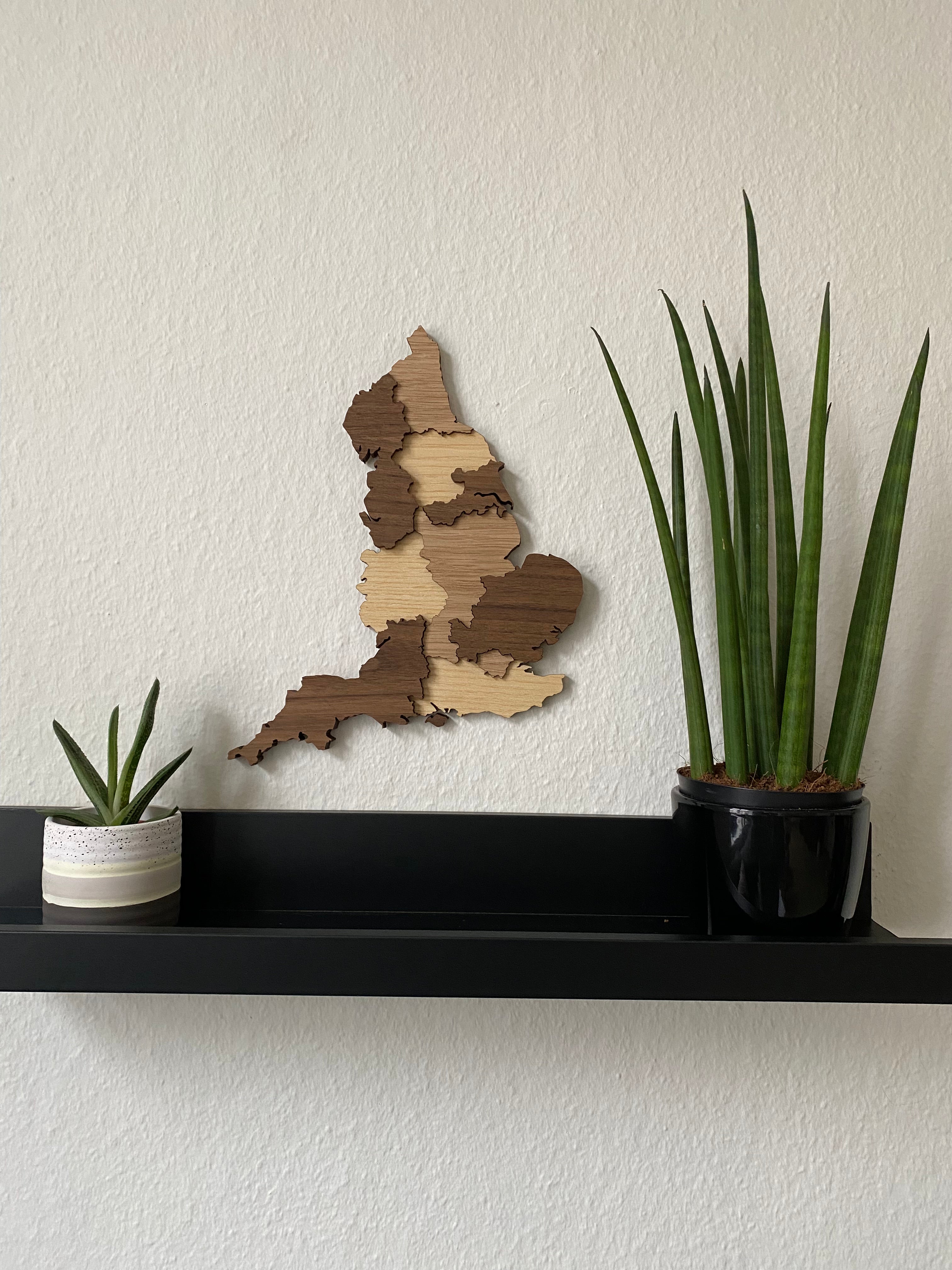 3D kort af England i træ.